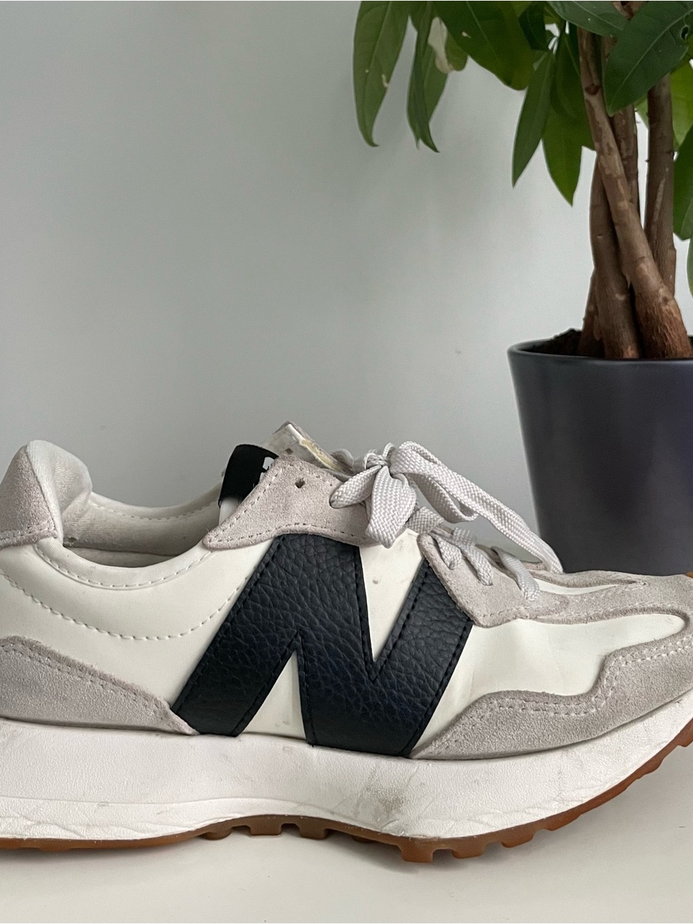 Women Size 7 New Balance 327 Sea Salt Black Shoes